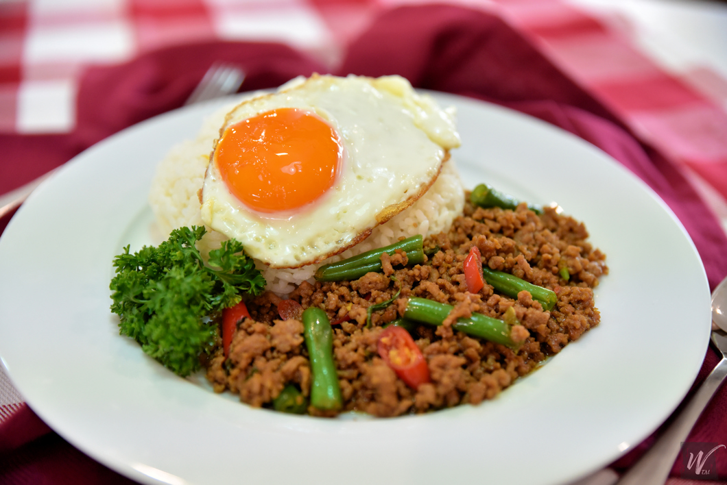 Pad Krapow (Stir Fried Basil with Pork)